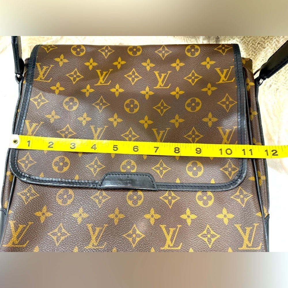 Louis Vuitton Monogram Messenger Bag in Brown and Black - Picture 15 of 16